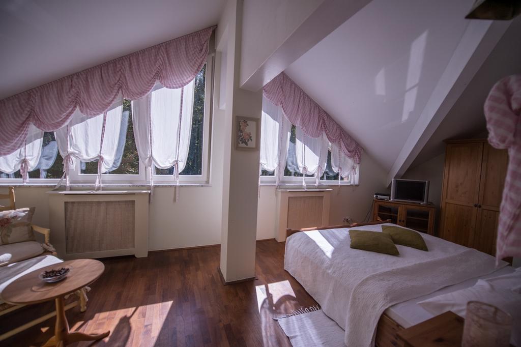 Guesthouse Trajbar Team Zaprešić Rom bilde