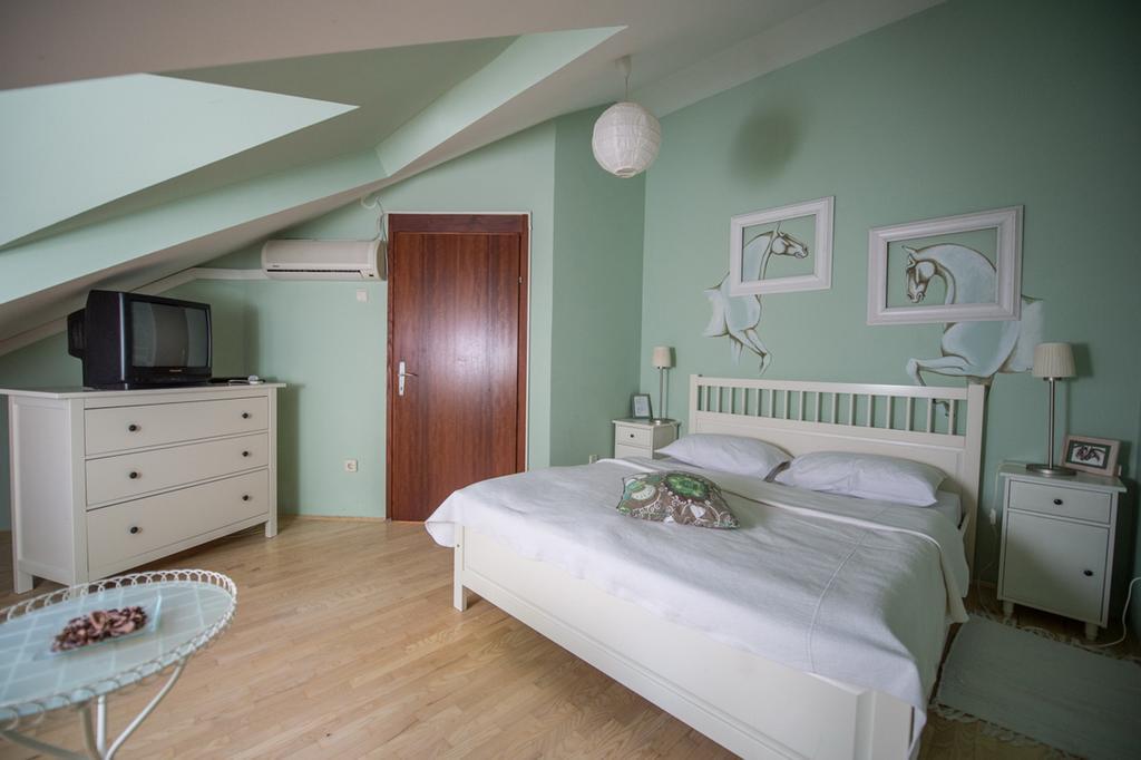 Guesthouse Trajbar Team Zaprešić Rom bilde